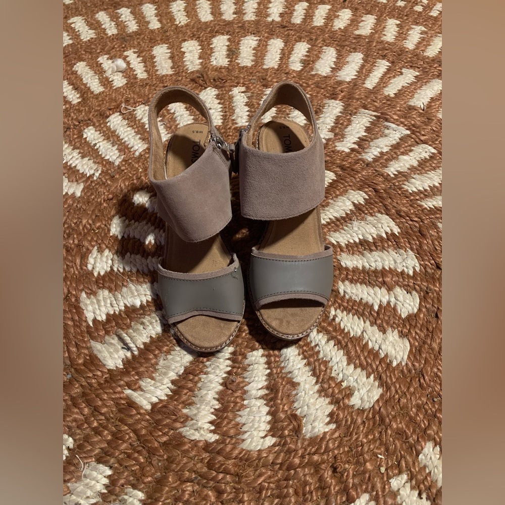 TOMS sandal chunky heel size 8